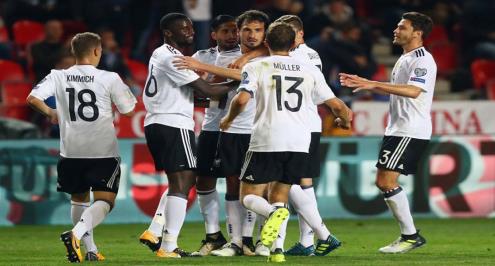 الاتحاد الألماني للكرة يندد بأفعال مشجعيه النازية أمام التشيك